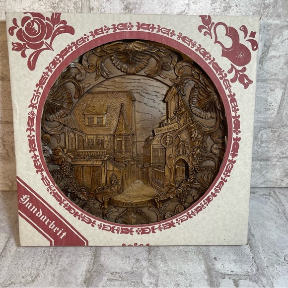 Vintage 3D German Carved Wood/Resin Folk Art Home Wall Decor Plate - Picture 1 of 6